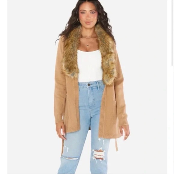 Show Me Your MuMu Cabin Cardigan NWT Sold Out on Revolve - Picture 2 of 7